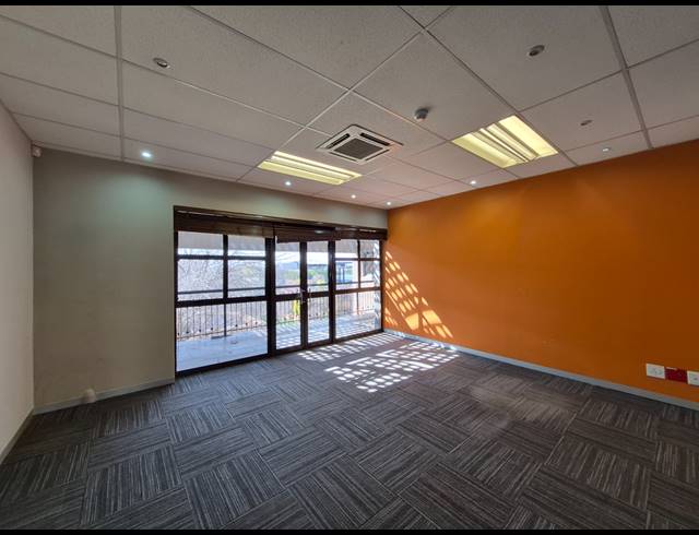 1,225M² OFFICE TO LET IN ILLOVO